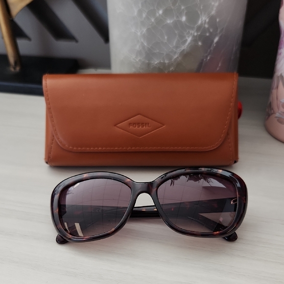 Fossil Accessories - Fossil Women's Tortoise Shell Sunglasses